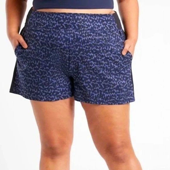 Athleta | Brooklyn Printed Short - EUC - Picture 2 of 12